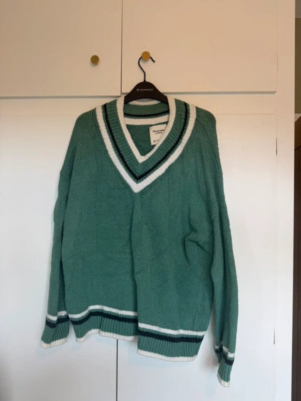 Green V Neck Knit Sweater Contrast Stripe Trim Women’s M
